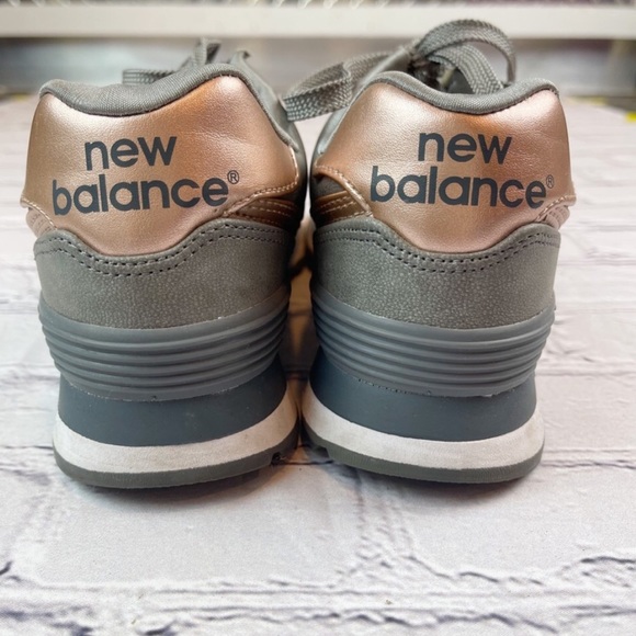 NEW BALANCE 574 Classic Sneakers Precious Metals Gray Women’s SZ 9 - Picture 8 of 11